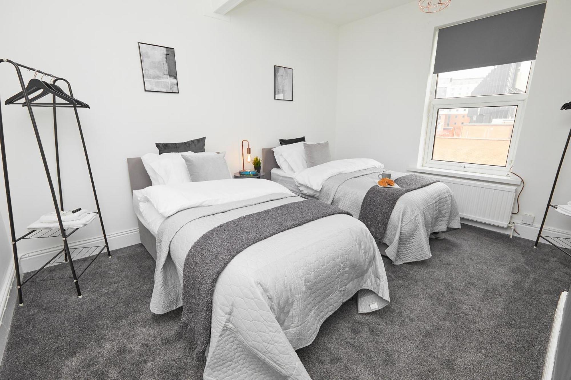 Your Sheffield Stays - Spacious 5 Bedroom House 客房 照片