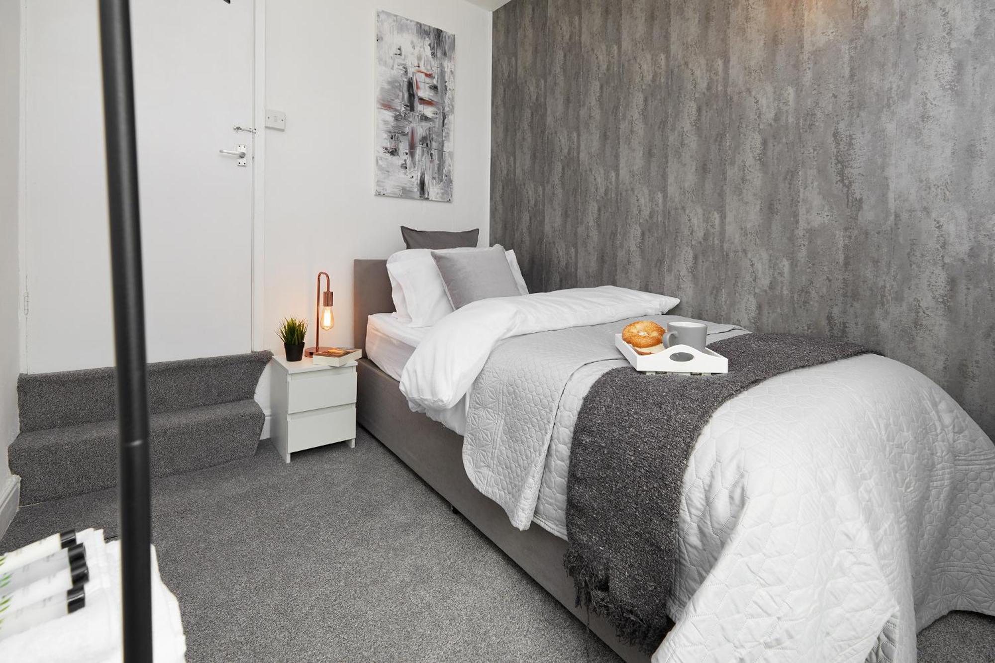 Your Sheffield Stays - Spacious 5 Bedroom House 客房 照片